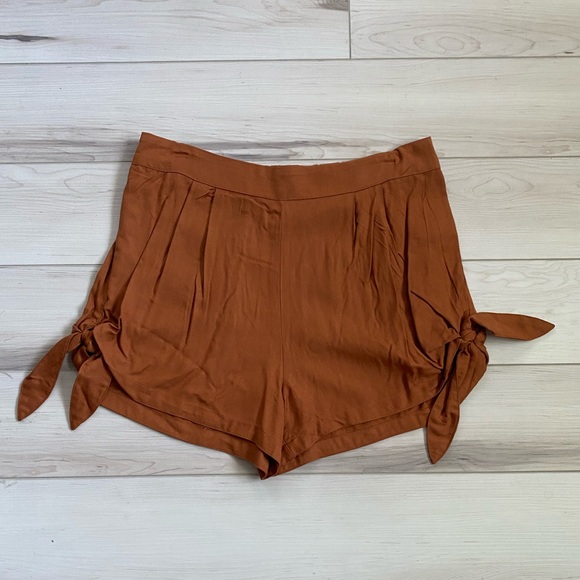 Kimchi Blue Shorts, Size M - Picture 1 of 4